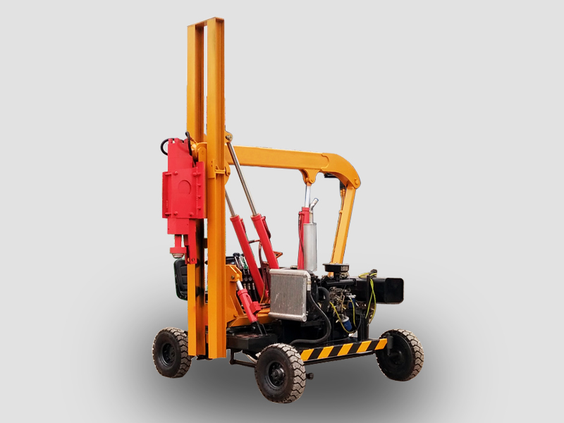 轮式护栏打桩机