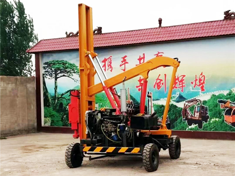 轮式护栏打桩机
